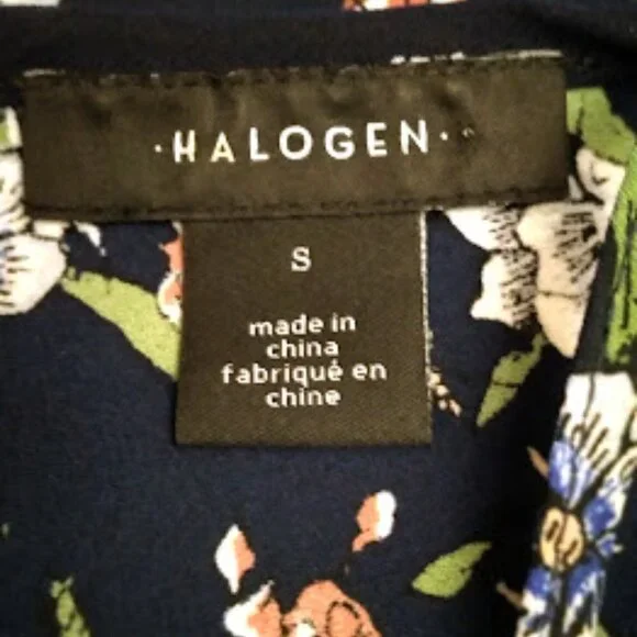 HALOGEN Navy with Floral Print Double V-Neck Top with Cap Sleeves: Size: S - Picture 11 of 13